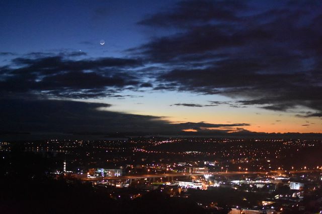 New moon over Auckland at dawn. Jin Koo Niersbach, via Flickr. CC BY 2.0